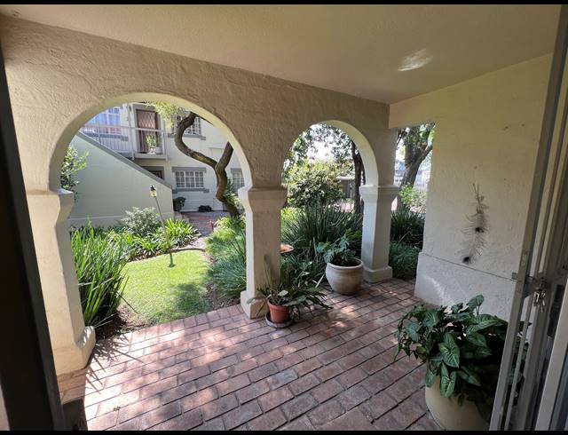 2 BEDROOM APARTMENT RENTED IN BRYANSTON